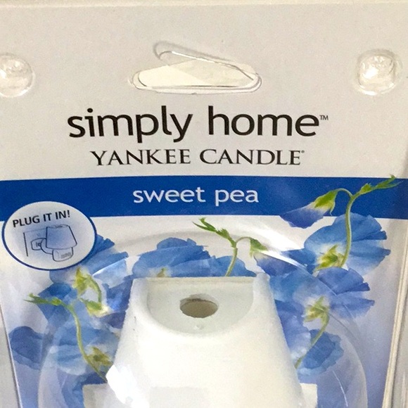 Yankee Candle, Simply Home Plug in Fragrance Unit, Scent, Sweet Pea. Guest  Bath - Picture 2 of 6